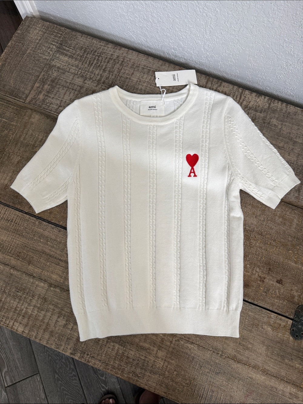 Ami Cream Cable-Knit Short Sleeve Sweater with Red Heart A
